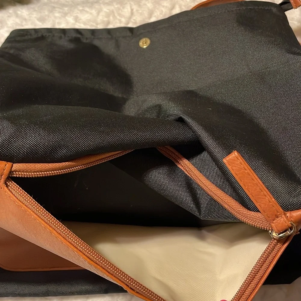 DSW BACKPACK BLACK CANVAS W BROWN VEAGAN LEATHER STRAPS AND OUTER ZIPPER POUCH 🆕